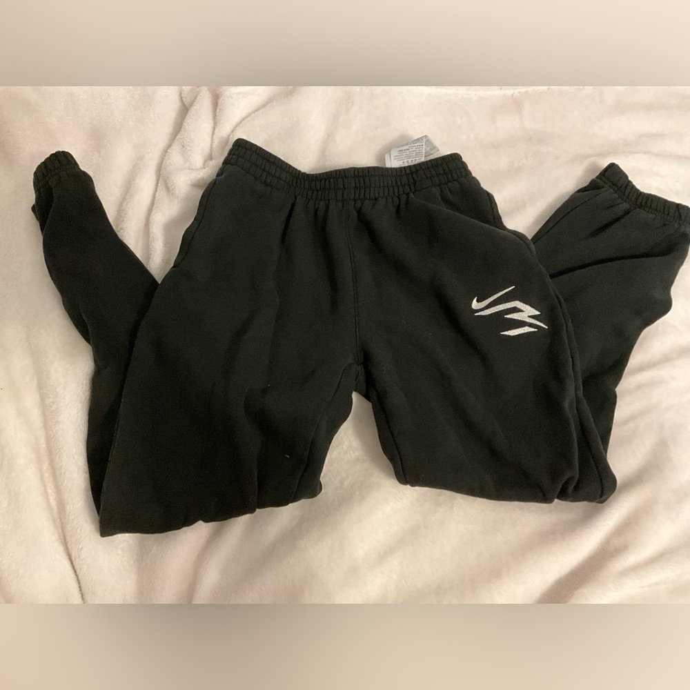 Kid Nike black sweats